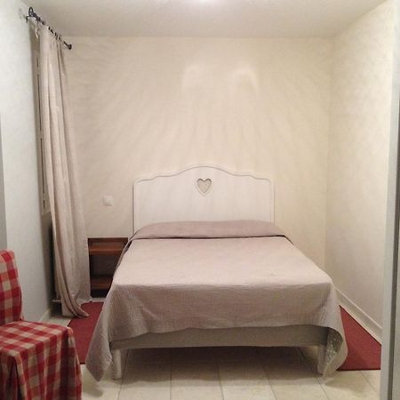 Logis Du Comte Bed and Breakfast Suze-la-Rousse Εξωτερικό φωτογραφία