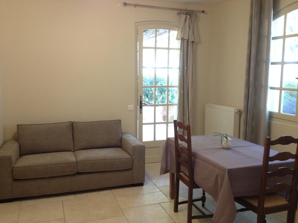 Logis Du Comte Bed and Breakfast Suze-la-Rousse Εξωτερικό φωτογραφία