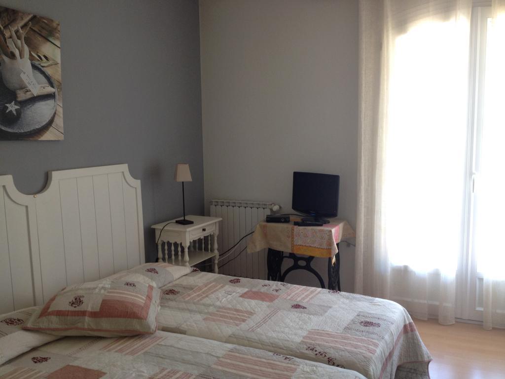 Logis Du Comte Bed and Breakfast Suze-la-Rousse Εξωτερικό φωτογραφία