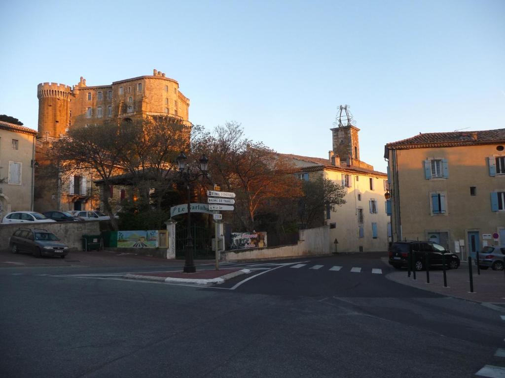 Logis Du Comte Bed and Breakfast Suze-la-Rousse Εξωτερικό φωτογραφία